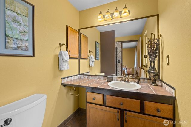 904 214th Place SW, Lynnwood, WA 98036