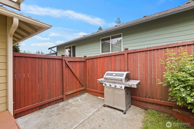904 214th Place SW, Lynnwood, WA 98036