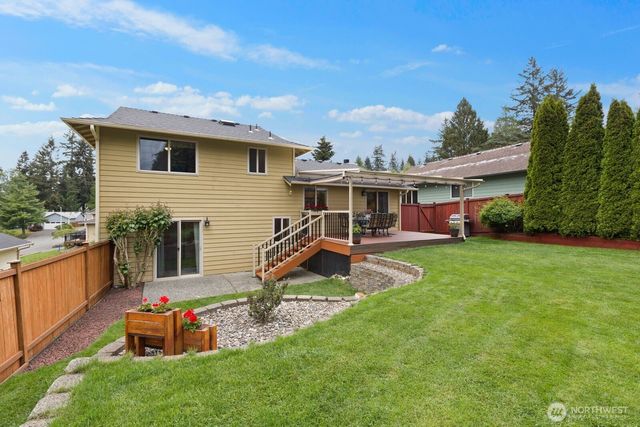 904 214th Place SW, Lynnwood, WA 98036