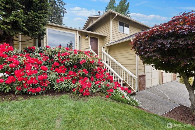 904 214th Place SW, Lynnwood, WA 98036