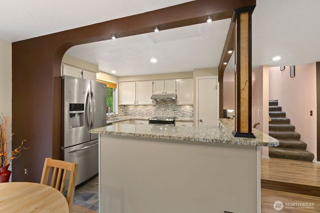 904 214th Place SW, Lynnwood, WA 98036