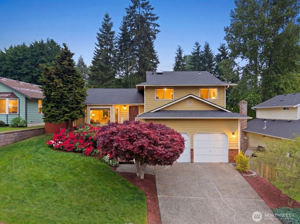 904 214th Place SW, Lynnwood, WA 98036