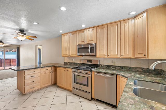 6471 S BLUEMONT DR, Taylorsville, UT 84123