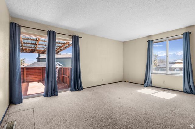 6471 S BLUEMONT DR, Taylorsville, UT 84123