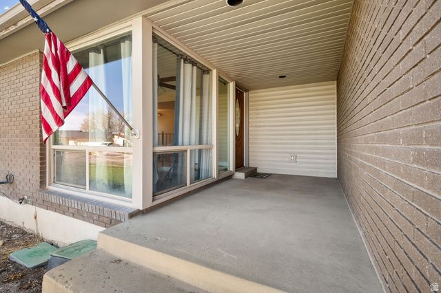 6471 S BLUEMONT DR, Taylorsville, UT 84123