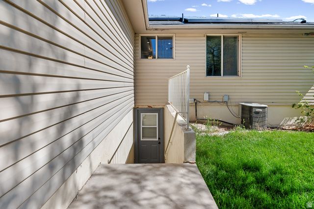 6471 S BLUEMONT DR, Taylorsville, UT 84123