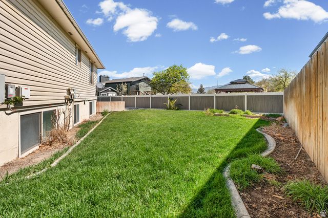 6471 S BLUEMONT DR, Taylorsville, UT 84123