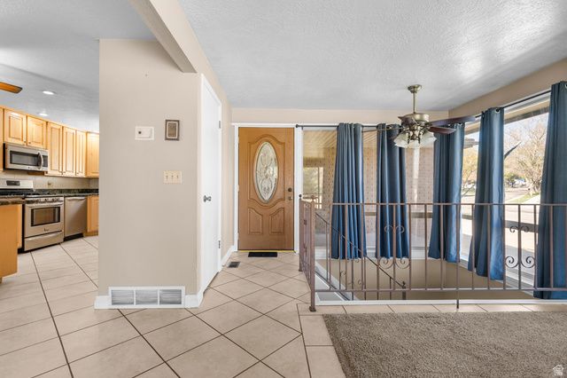 6471 S BLUEMONT DR, Taylorsville, UT 84123