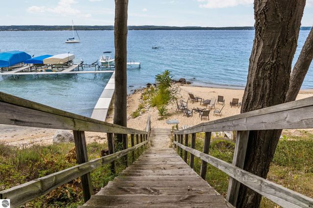 246 Peninsula Hills, Traverse City, MI 49686