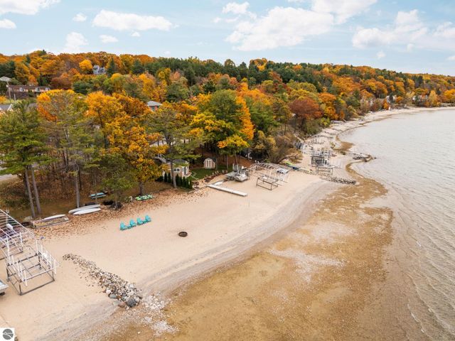 246 Peninsula Hills, Traverse City, MI 49686