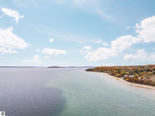 246 Peninsula Hills, Traverse City, MI 49686