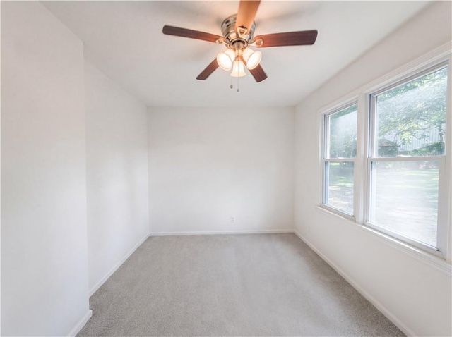 1825 Bren Mar Road, Lee's Summit, MO 64086