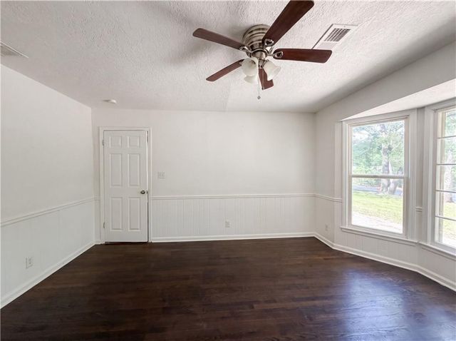 1825 Bren Mar Road, Lee's Summit, MO 64086