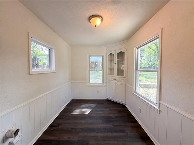 1825 Bren Mar Road, Lee's Summit, MO 64086