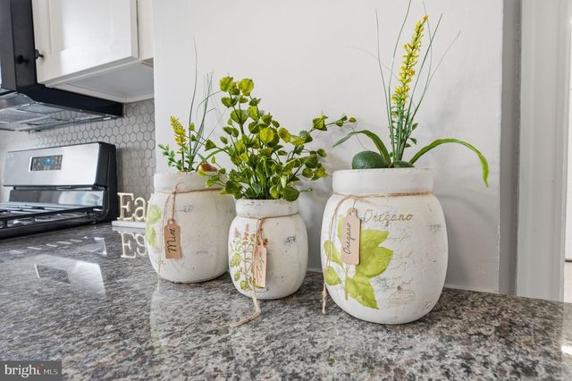 337 E 2ND ST, Moorestown, NJ 08057