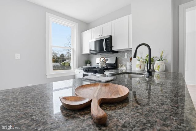 337 E 2ND ST, Moorestown, NJ 08057