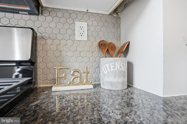 337 E 2ND ST, Moorestown, NJ 08057