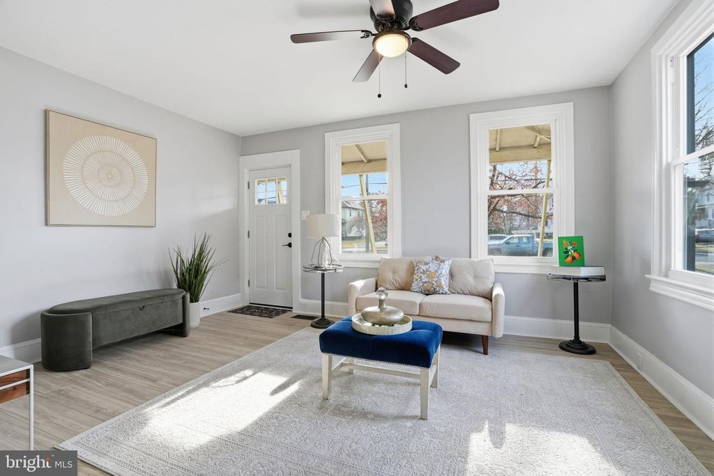 337 E 2ND ST, Moorestown, NJ 08057