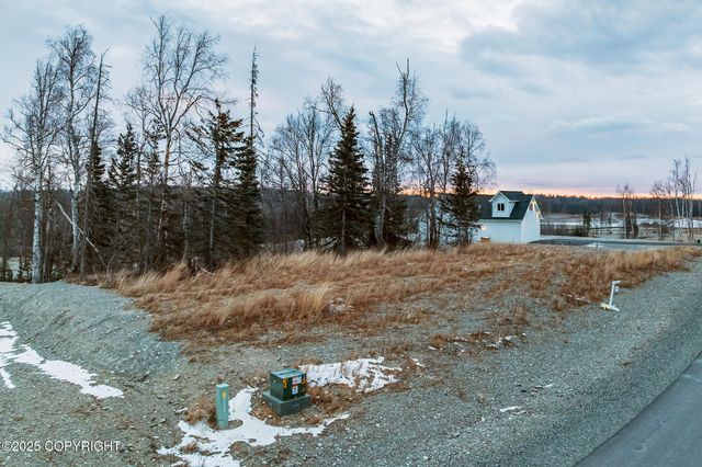 2576 W Longview Circle, Wasilla, AK 99623