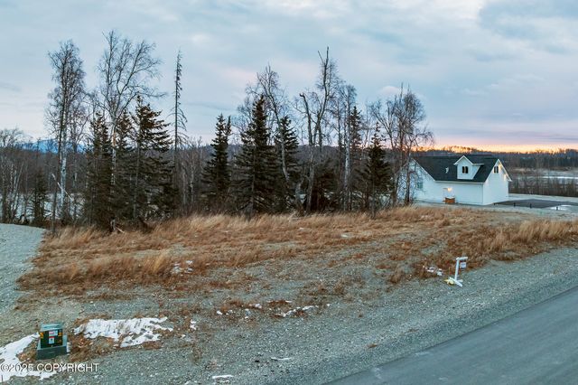 2576 W Longview Circle, Wasilla, AK 99623