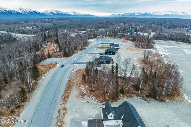 2576 W Longview Circle, Wasilla, AK 99623