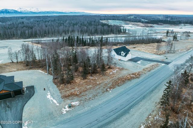 2576 W Longview Circle, Wasilla, AK 99623