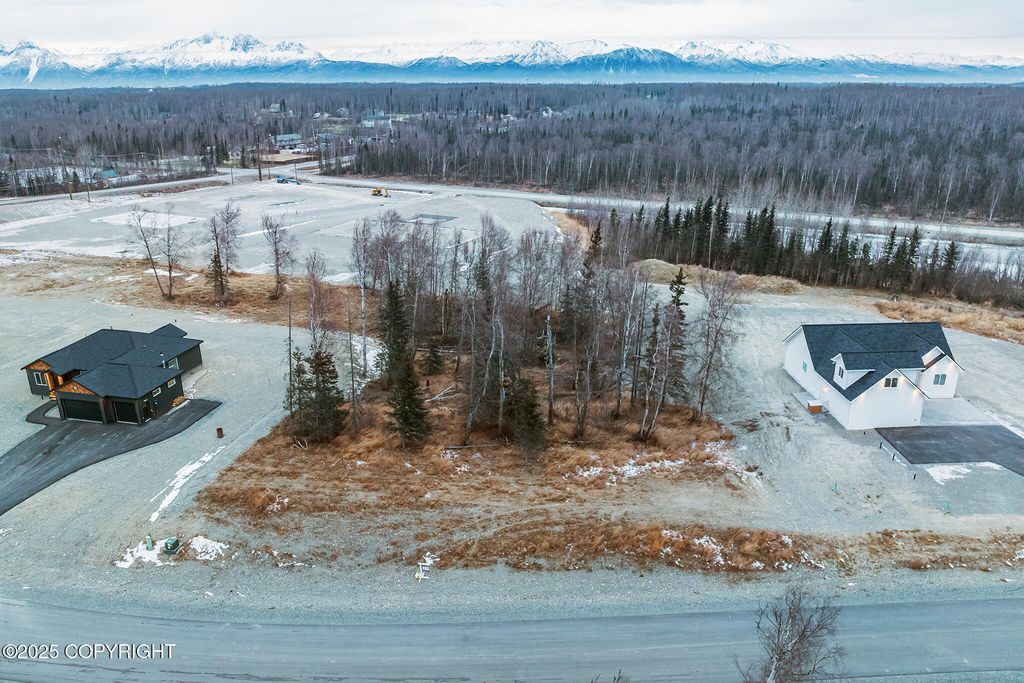 2576 W Longview Circle, Wasilla, AK 99623