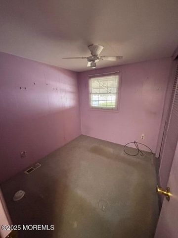 53 Bayshore Mobile Mnr, Hazlet, NJ 07730