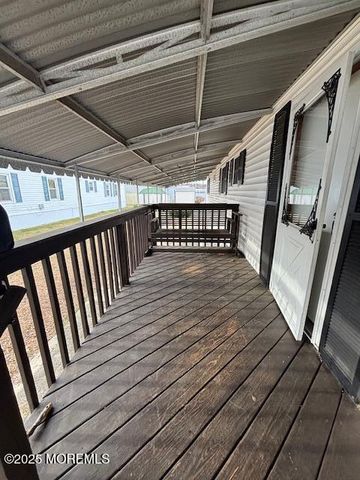 53 Bayshore Mobile Mnr, Hazlet, NJ 07730