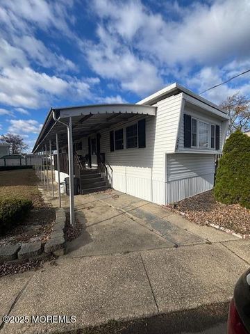 53 Bayshore Mobile Mnr, Hazlet, NJ 07730