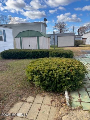 53 Bayshore Mobile Mnr, Hazlet, NJ 07730
