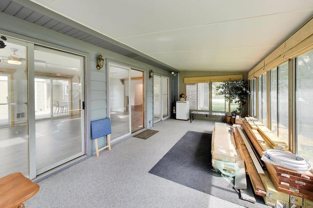 8 Hampton Court, Mundelein, IL 60060
