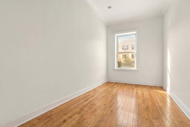 216 3rd Avenue, New York City, NY 10003