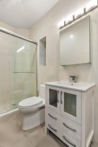 216 3rd Avenue, New York City, NY 10003