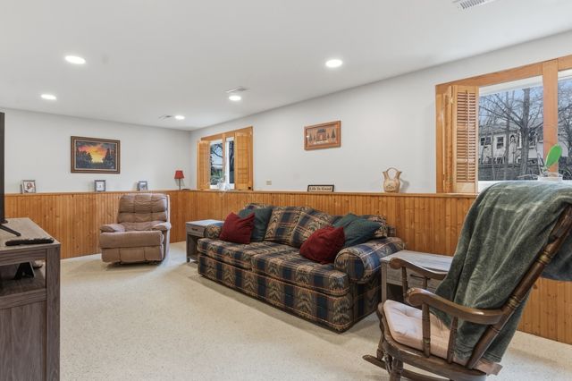 1265 Windsor Drive, Wheaton, IL 60189