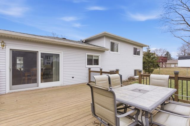 1265 Windsor Drive, Wheaton, IL 60189