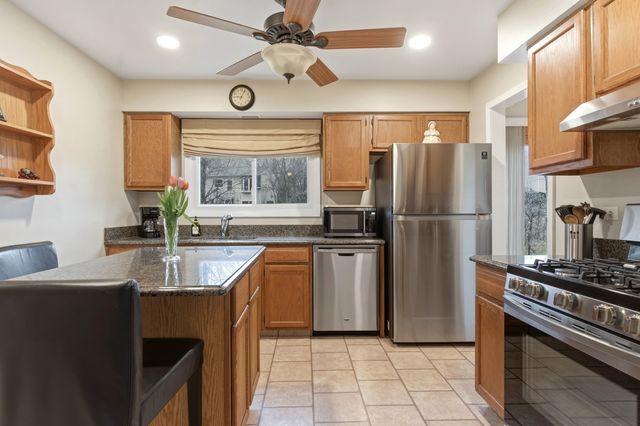 1265 Windsor Drive, Wheaton, IL 60189