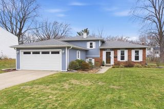 1265 Windsor Drive, Wheaton, IL 60189