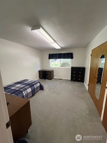 4430 Pine Avenue NE, Bremerton, WA 98310