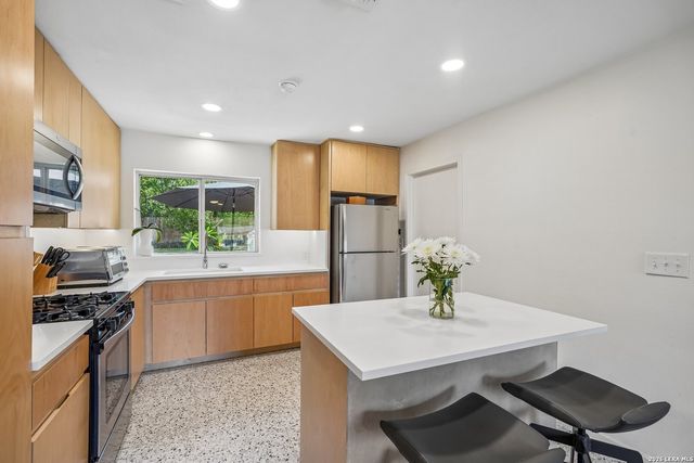 718 Olney Dr, San Antonio, TX 78209