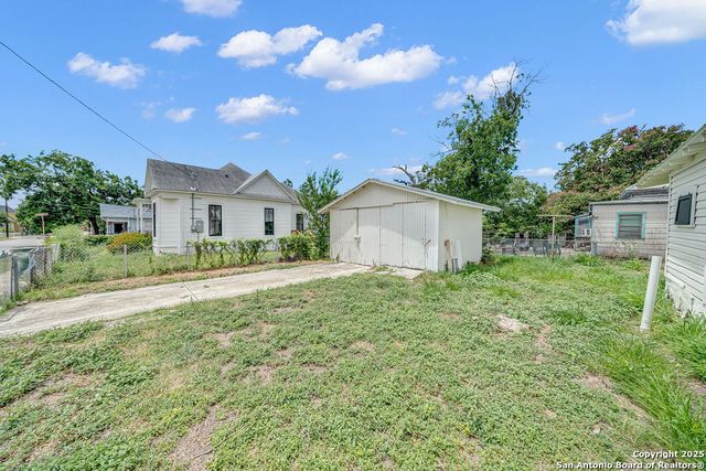 530 E Carson St, San Antonio, TX 78208