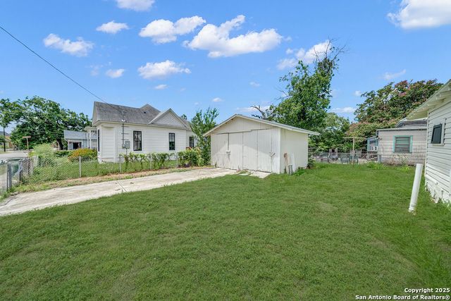 530 E Carson St, San Antonio, TX 78208