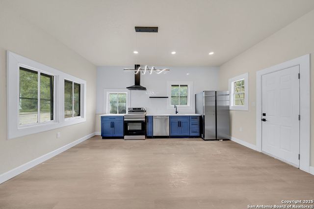 530 E Carson St, San Antonio, TX 78208