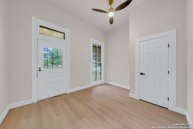 530 E Carson St, San Antonio, TX 78208