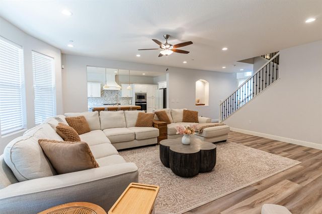 4176 Twain Avenue, Clovis, CA 93619