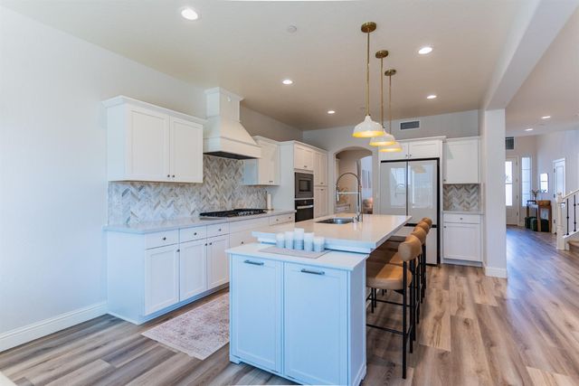 4176 Twain Avenue, Clovis, CA 93619