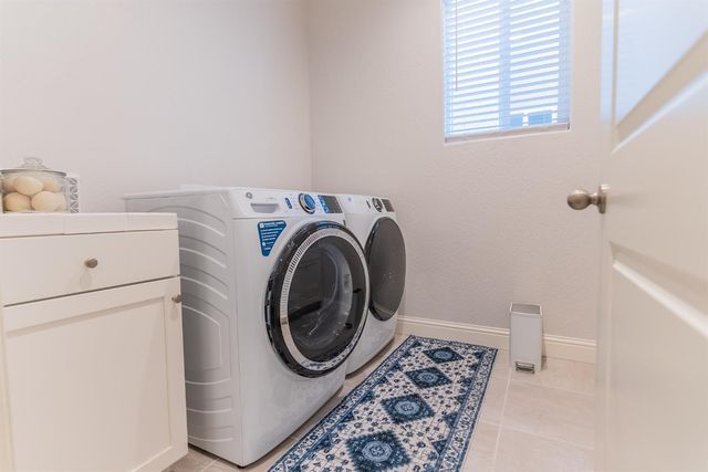 4176 Twain Avenue, Clovis, CA 93619