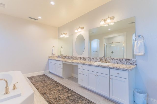 4176 Twain Avenue, Clovis, CA 93619