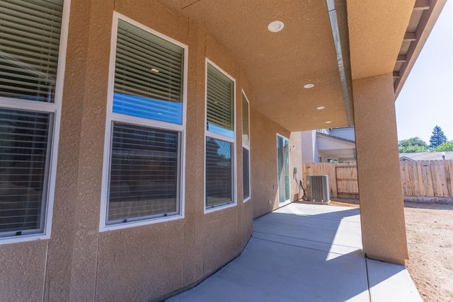 4176 Twain Avenue, Clovis, CA 93619