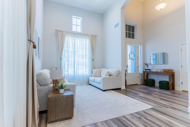 4176 Twain Avenue, Clovis, CA 93619